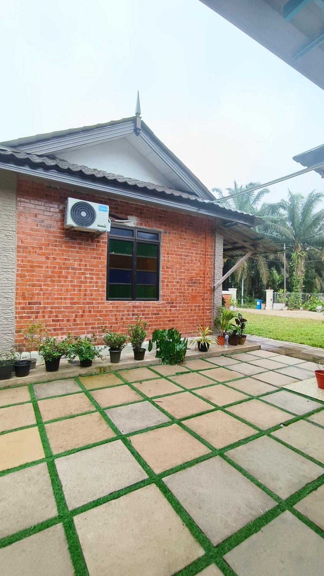 Bang Brahim Roomstay ปาริตราจา ภายนอก รูปภาพ